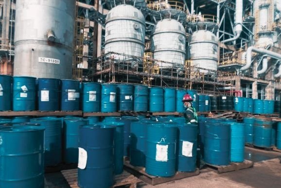 Catalyst handling and confined space entry works